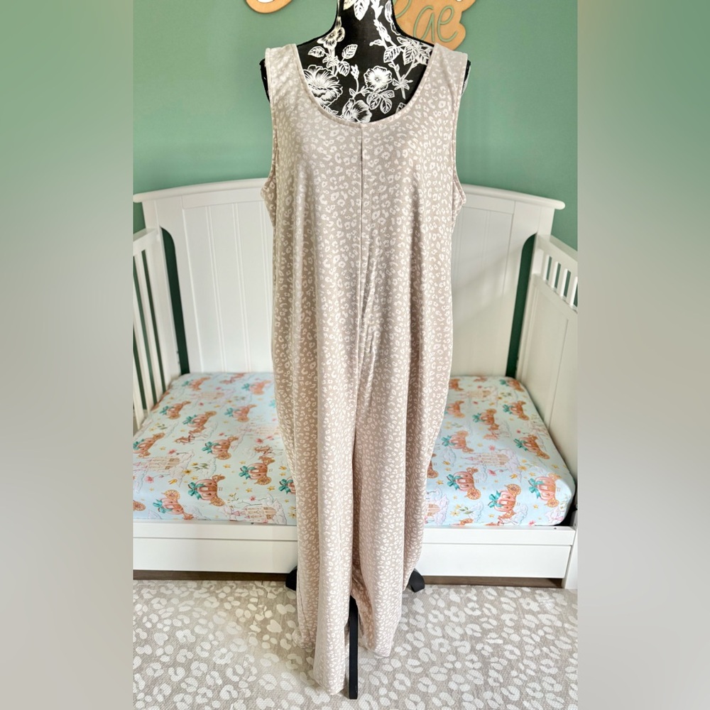 Chris & Carol XL leopard print wide leg jumpsuit